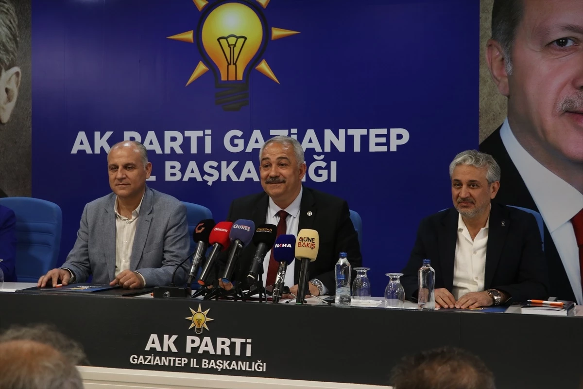 AK Parti Gaziantep Vilayet Lideri Murat Çetin, basın mensuplarıyla bir ortaya geldi