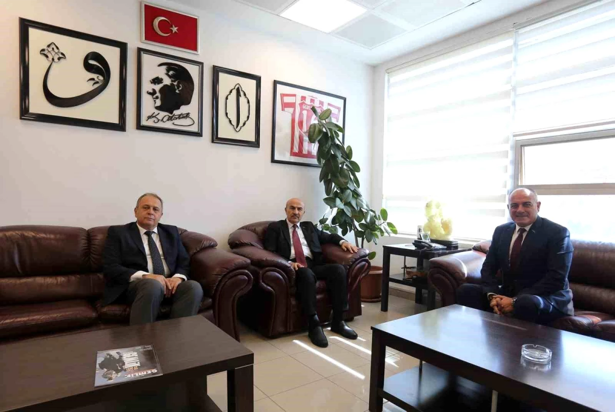 Bursa Valisi Mahmut Demirtaş, Gemlik Belediye Lideri Mehmet Uğur Sertaslan’ı ziyaret etti