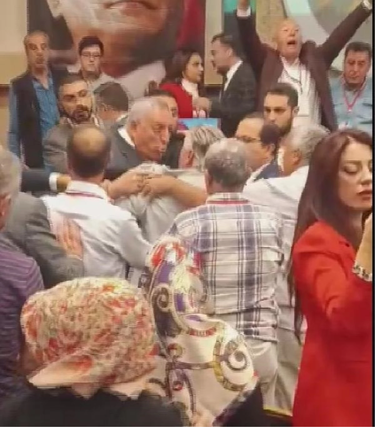 CHP Konya Vilayet Lideri ile Belediye Lideri Ortasında Gerginlik