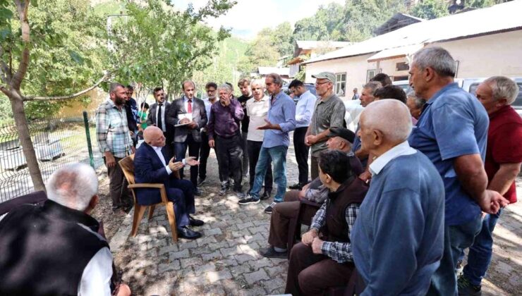 Erzurum Büyükşehir Belediye Lideri Mehmet Sekmen İspir ve Pazaryolu’nda vatandaşlarla bir ortaya geldi