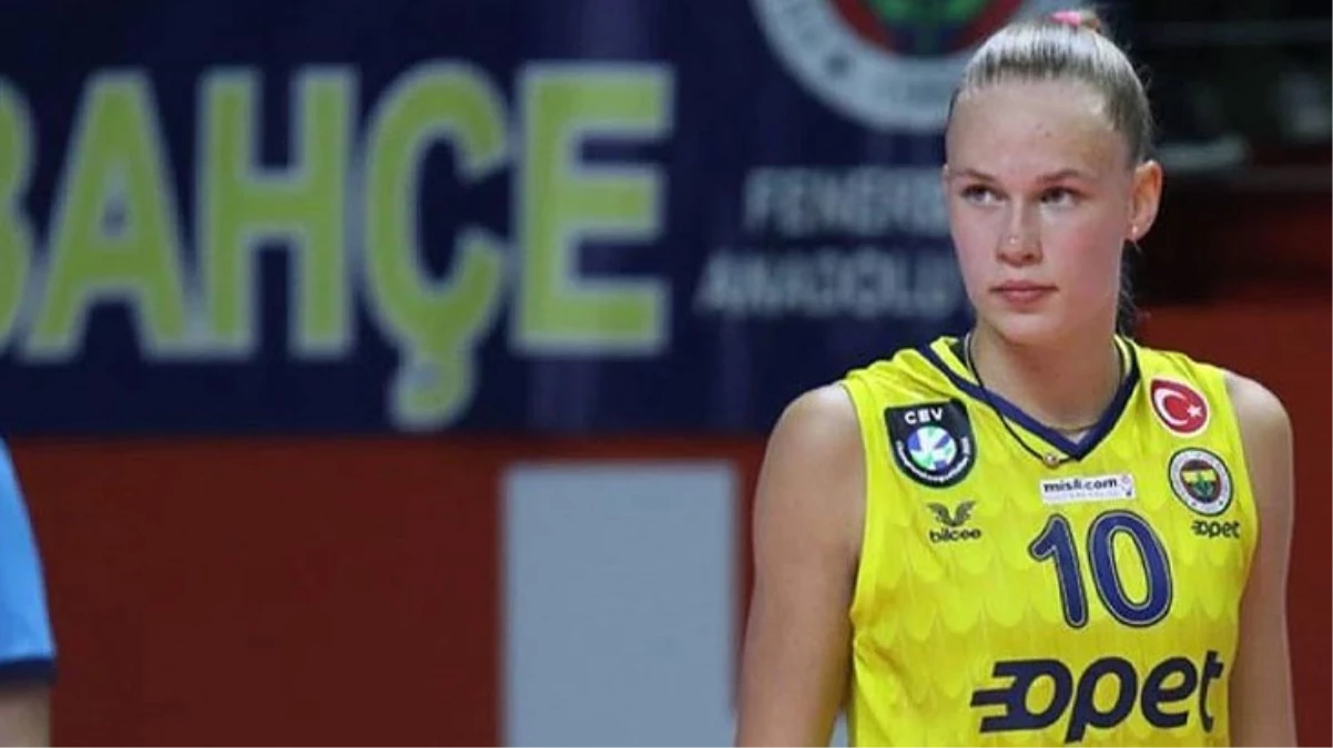 Hoşluğuyla büyüleyen voleybolcunun sevgilisi de Fenerbahçeli çıktı! Yıldız futbolcuyla aşk yaşıyor