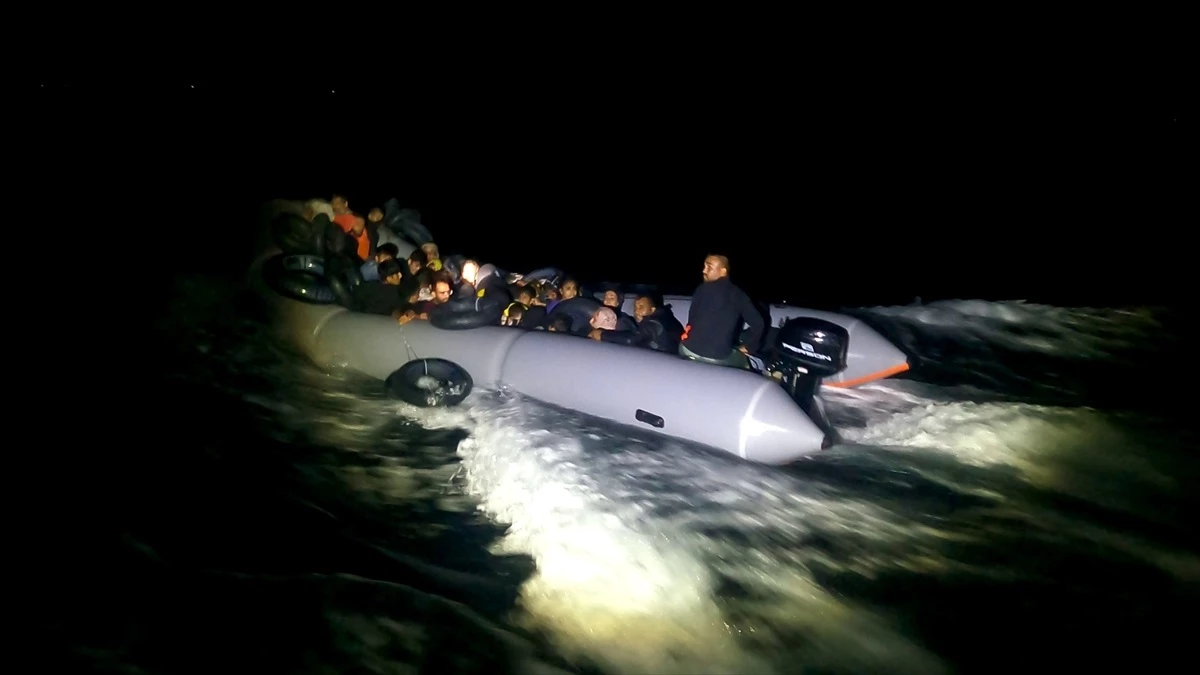 İzmir’de 35 sistemsiz göçmen kurtarıldı, 69 sistemsiz göçmen yakalandı