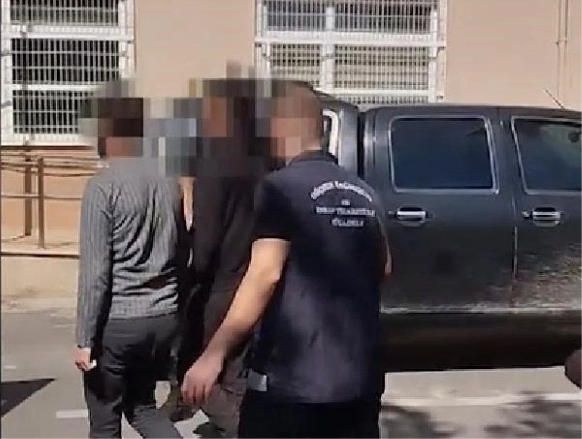 Kocaeli’de 22 kaçak göçmen yakalandı, 3 kişi tutuklandı
