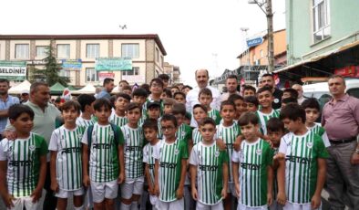 Konya Büyükşehir Belediye Lideri Uğur İbrahim Altay, Üzümlü Mahallesi’nde Vatandaşlarla Buluştu