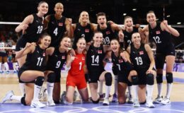 FİLENİN SULTANLARI, DOMİNİK’İ 3-1’LE GEÇTİ