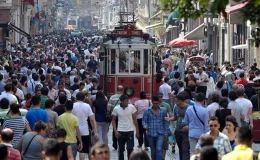 Türkiye’de Yaşam Süresi Geriledi: Kadınlar Erkeklerden 5,3 Yıl Daha Uzun Yaşıyor