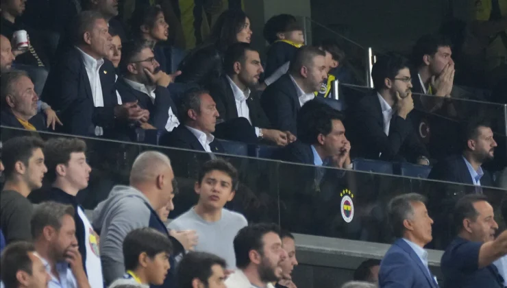 FENERBAHÇE’DE ALİ KOÇ’A İSTİFA SESLERİ YÜKSELİYOR