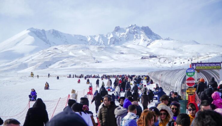 Erciyes Kayak Merkezi’nde Yılbaşı Yoğunluğu: Otellerde Doluluk Oranı Yüzde 80’i Aştı