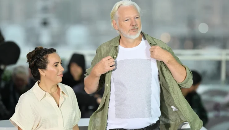 JULIAN ASSANGE’DAN CANNES’DA GAZZE PROTESTOSU