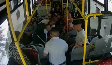 OTOBÜS ŞOFÖRÜ HEIMLICH MANEVRASIYLA BEBEĞİ KURTARDI