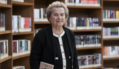 “Mona Roza” Şiirine İlham Olan Muazzez Akkaya Giray’a Veda