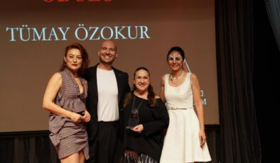 Tümay Özokur’a Sanata Katkı Ödülü: Genç Yeteneklerin Yolunu Aydınlattı