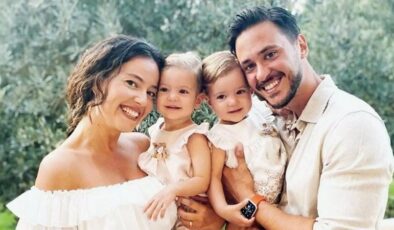 Pelin Akil’in Yeni Saç Stili Yeşilçam Yıldızlarını Aratmadı