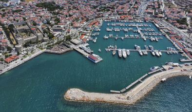 Su Krizi Tatili Vurdu: Çeşme’de Trafik Yoğunluğu Oluştu