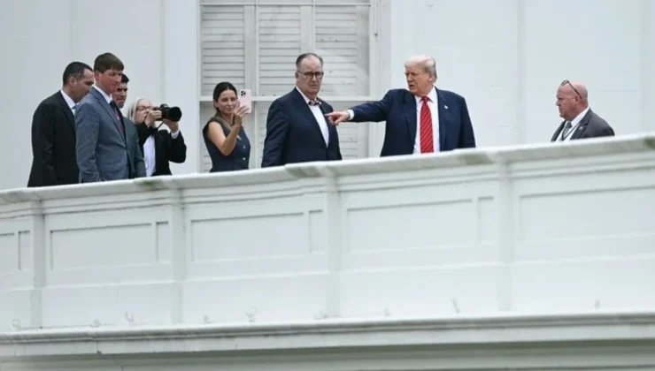 Trump Beyaz Saray’ın çatısına çıktı: “Küçük bir yürüyüş yapıyorum”