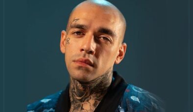 EZHEL’İN ‘TÜRKLÜK’ SÖZLERİ ORTALIĞI KARIŞTIRDI