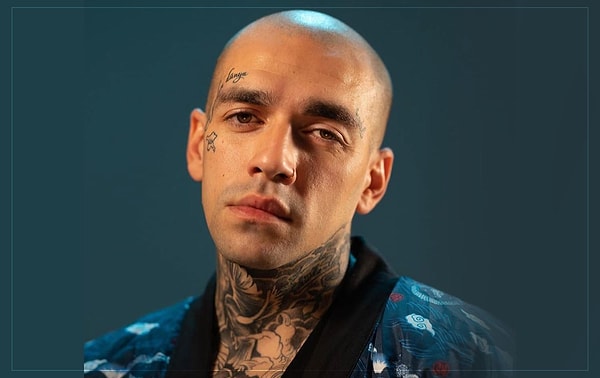 EZHEL’İN ‘TÜRKLÜK’ SÖZLERİ ORTALIĞI KARIŞTIRDI