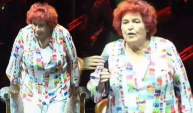 SELDA BAĞCAN’DAN SAHNEDE İNCELİK DOLU AN: “KOLTUKTAN KALKMASI NE KADAR DA ZORMUŞ!”