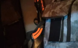 İZMİR’DE POLİSLERİ ŞEHİT EDEN SALDIRGANIN SİLAHI VE HÜCUM YELEĞİ ORTAYA ÇIKTI