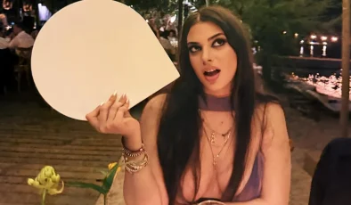 DERİN TALU, HAVALİMANINDA ŞIK BİR GÖRÜNÜMLE GÖZ KAMAŞTIRDI: BİKİNİ VE PAREO ŞIKLIĞIYLE TATİL MODASI KONUŞULUYOR