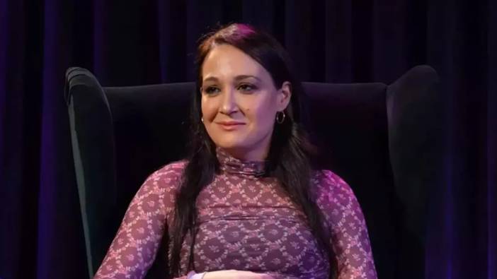 GUPSE ÖZAY’DAN ANNE-KIZ PAYLAŞIMI: “ÇİZİMLERİNİ KIZIM YAPMIŞ ZANNEDİP TEBRİK MESAJLARI ATIYORSUNUZ”