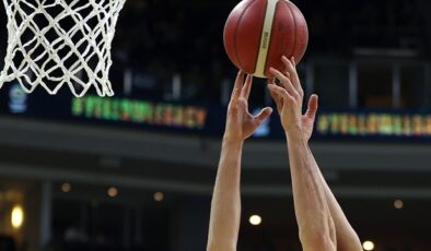 POTA DERBİSİNDE FENERBAHÇE GALATASARAY’I DEVİRDİ!