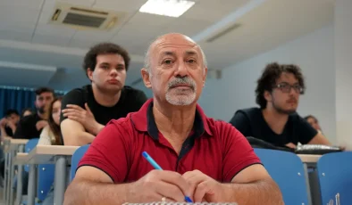 63 YAŞINDA ÜNİVERSİTE HAYALİNİ GERÇEKLEŞTİRDİ: “ÖĞRENMENİN YAŞI YOK”