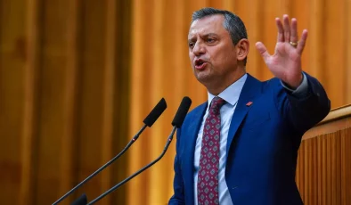 ÖZGÜR ÖZEL’DEN BAHÇELİ’YE KRİTİK ÇIKIŞ: “KKTC YAVRU VATAN DEĞİL, BAĞIMSIZ BİR DEVLETTİR”