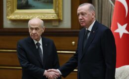 BEŞTEPE’YE GİTMEDİ AMA ERDOĞAN’A ANLAMLI BİR HEDİYE GÖNDERDİ! BAHÇELİ’DEN DİKKAT ÇEKEN CUMHURİYET MESAJI