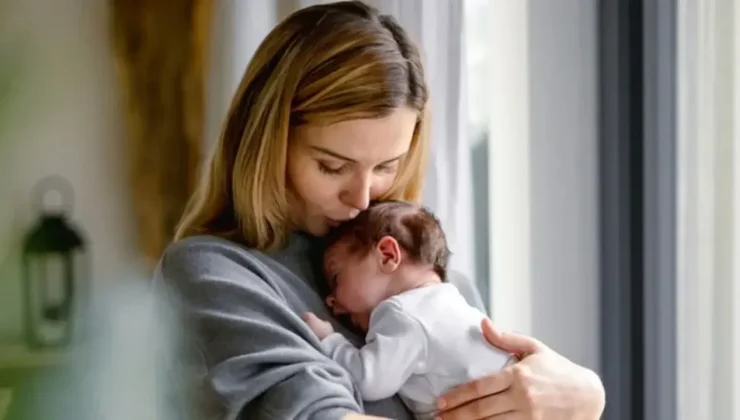 ANNE VE BABAYA DOĞUM İZNİ MÜJDESİ: YENİ DÜZENLEME YOLDA