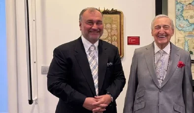 RAHMİ KOÇ’TAN MURAT ÜLKER’E SÜRPRİZ SÖZ: “NE İYİ YAPTIN BÜTÜN İŞLERİ YURT DIŞINA TAŞIMIŞSIN!”