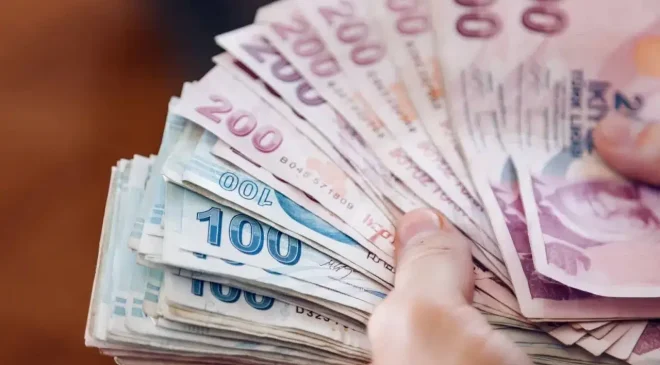 ÜST DÜZEY MEMURLARA 30 BİN TL’LİK ZAM TARİH OLUYOR! TEKLİF GÜNDEM DIŞI KALDI!