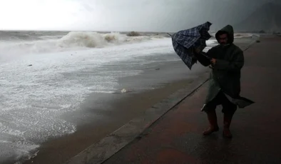 İSTANBUL’DA FIRTINA ALARMI VERİLDİ