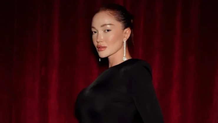 DANLA BİLİÇ’TEN YENİ YIL SÜRPRİZİ