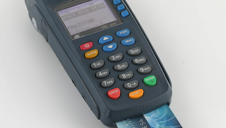 1 KARTLA KASAYA 13 MILYAR DOLAR KOYDU: İŞ DÜNYASINDA BÜYÜK BAŞARI