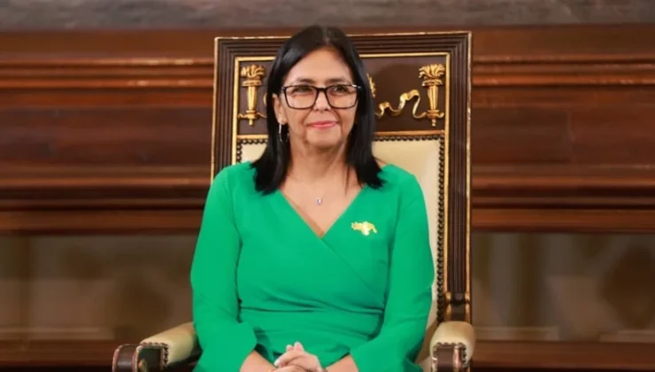 VENEZUELA’DA YENİ DÖNEM BAŞLADI: RODRIGUEZ YEMİN EDEREK RESMEN GÖREVİ DEVRALDI