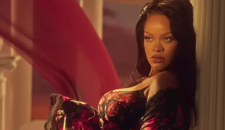 RİHANNA’DAN SEVGİLİLER GÜNÜ PAYLAŞIMI GÜNDEM OLDU